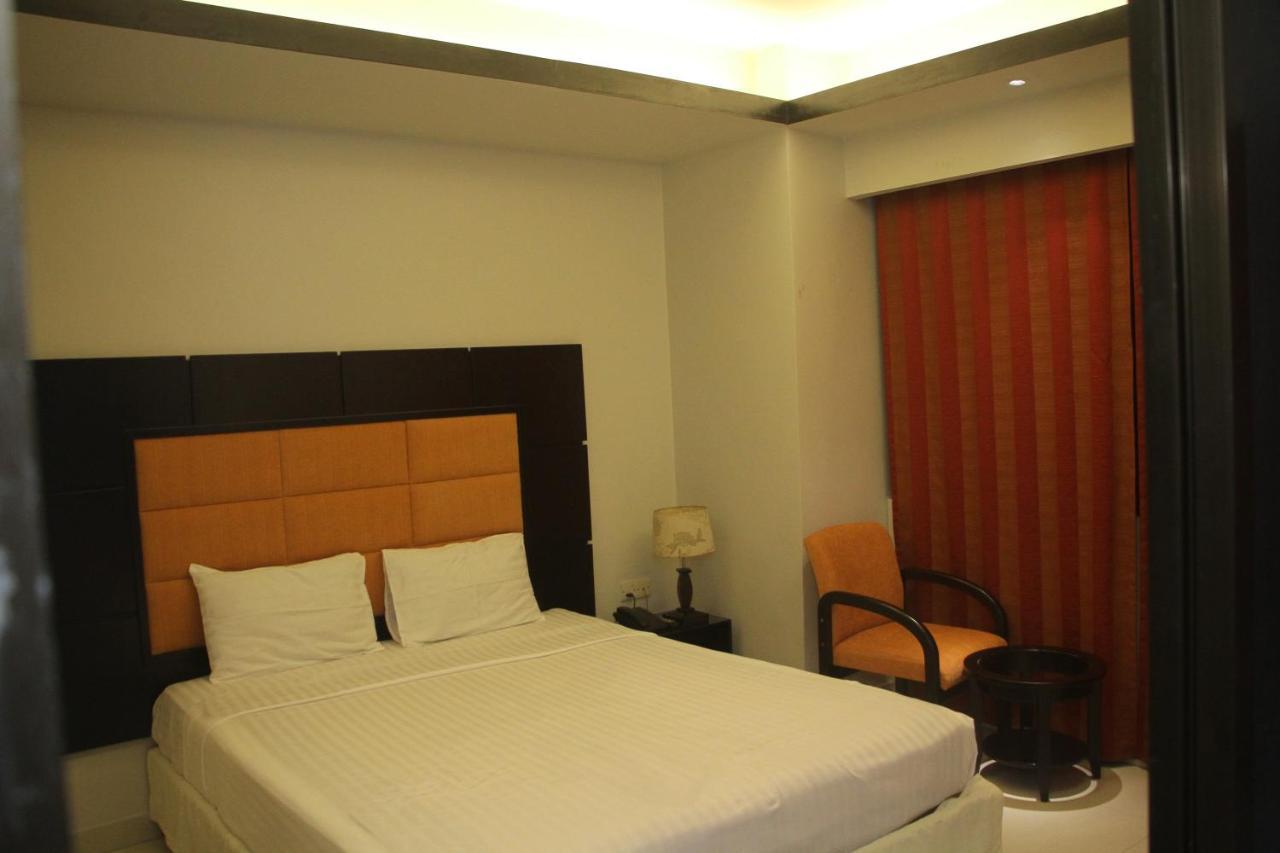 Orchid Business Hotel Chittagong Dış mekan fotoğraf